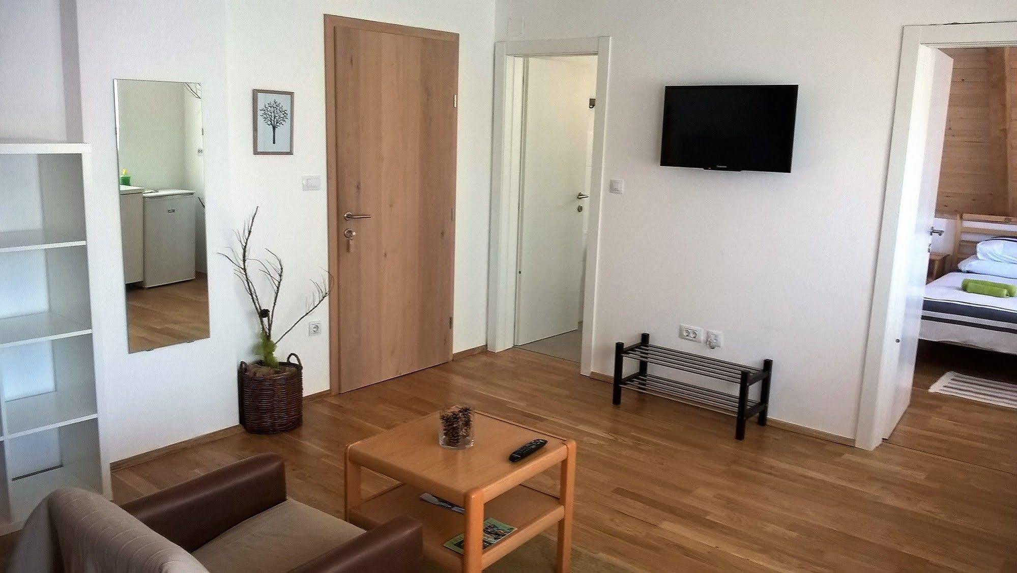 Guesthouse Bor Plitvice Lakes Plitvička Jezera Exteriör bild